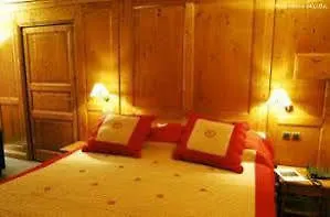 Royal Rochebrune ホテル 3*